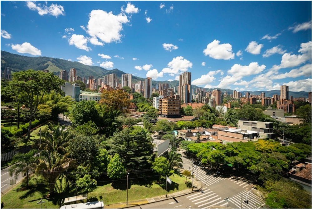 Medellín has become a major hotspot for snowbirds, digital nomads, and work-from-anywhere professionals thanks to its outstanding climate and high quality of living.