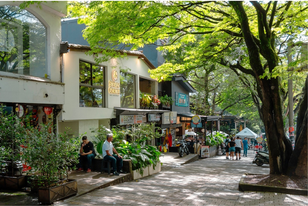 A street scene in the El Poblado area. In 2011, I recommended condos here of around 1,000 square feet priced for under $100,000. Today, condos like these are selling for $250,000 and up.