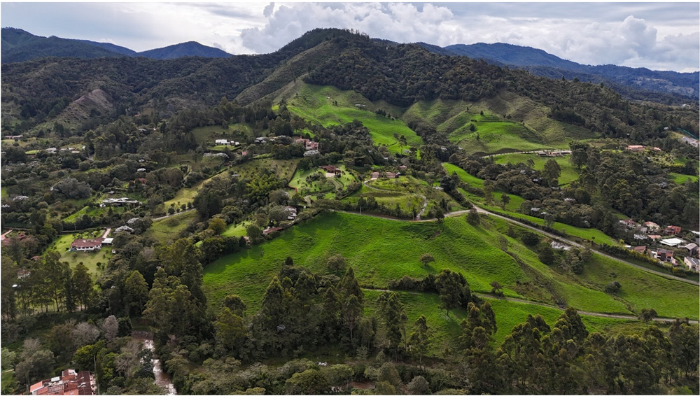 Nestled in the highlands near Medellín, El Retiro blends colonial charm with fresh mountain air and a slower pace of life.